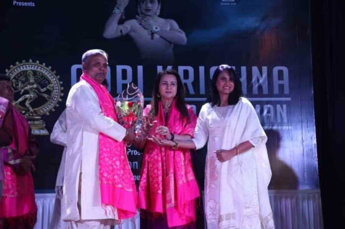 Poonam Dhillon, Sunil Pal, Vaibhav Joshi, Natraj Gopikrishna Parampara Samman, Kirron Sharma, Bollywood Awards, Entertainment News, Kathak Guru, Mumbai 2025